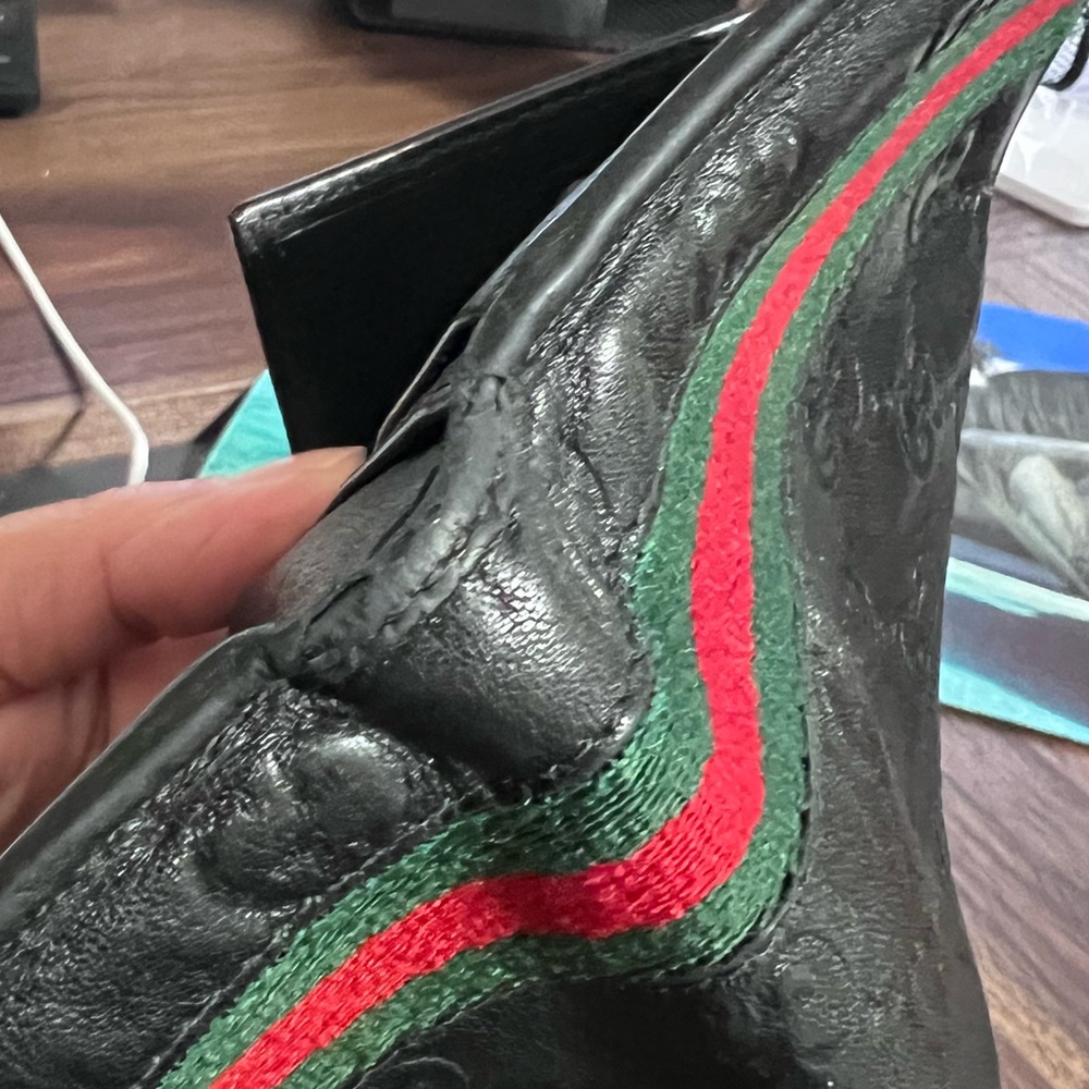 Gucci Embossed Black Wallet with Red and Green Accents - Picture 11 of 14
